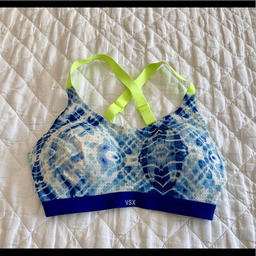 Victoria’s Secret VSX sports bra. 32DD.